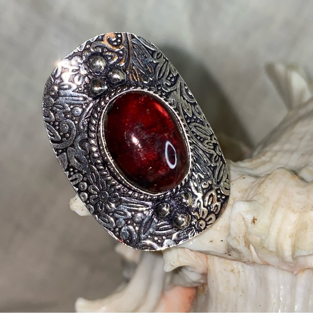 Exotic Red Flash Labradorite Renaissance ring - Picture 4 of 9